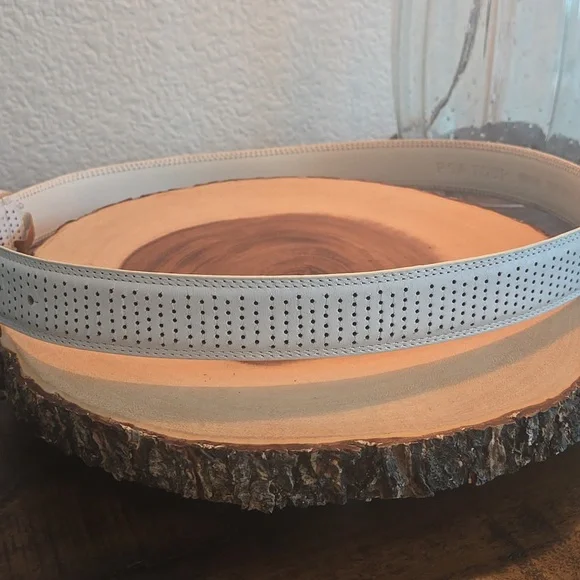 PGA TOUR Mens White Leather Silver Buckle Perforated Adjustable Golf Belt Sz 36 - Picture 4 of 10